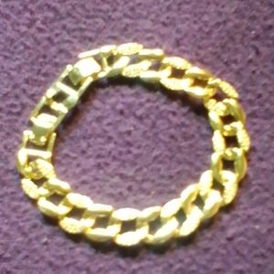 Gold Tone Chunky Curb Chain Bracelet